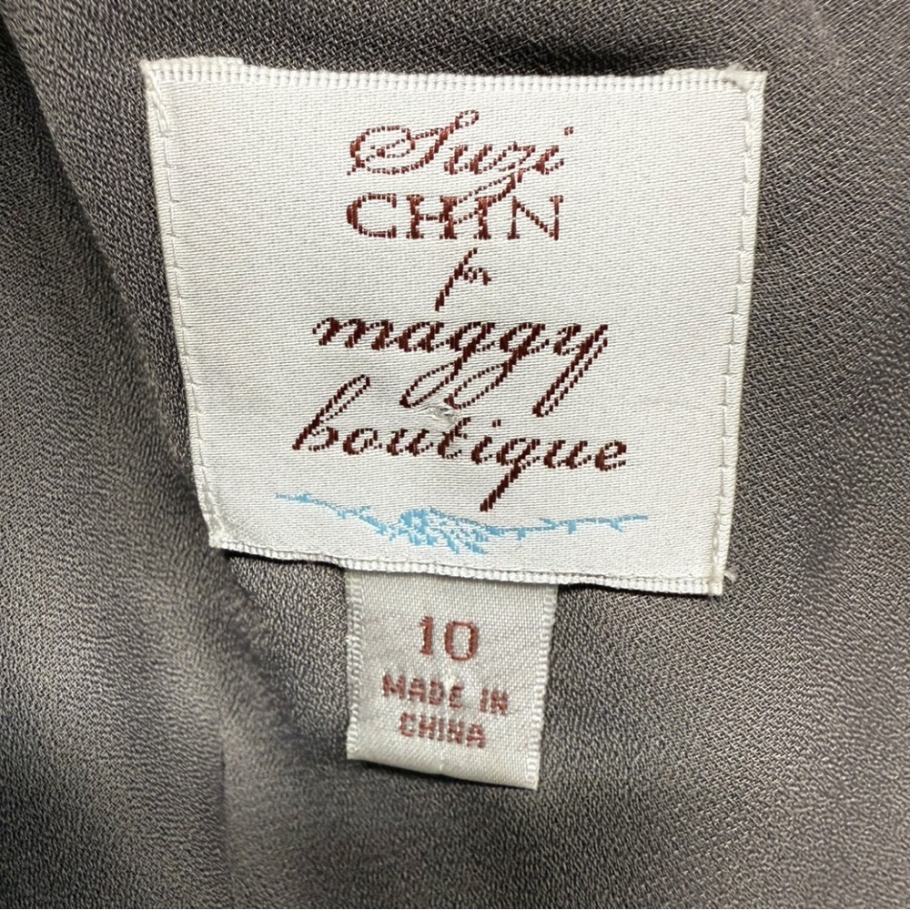 Suzi Chin for Maggy Boutique Taupe Crinkle Metallic V-Neck Cocktail Dress - Picture 6 of 10
